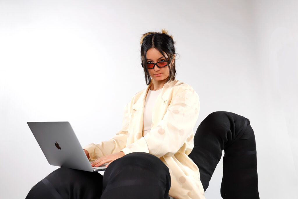 SPIDER CHAIR_Roya_Haupt_Final_Web_10